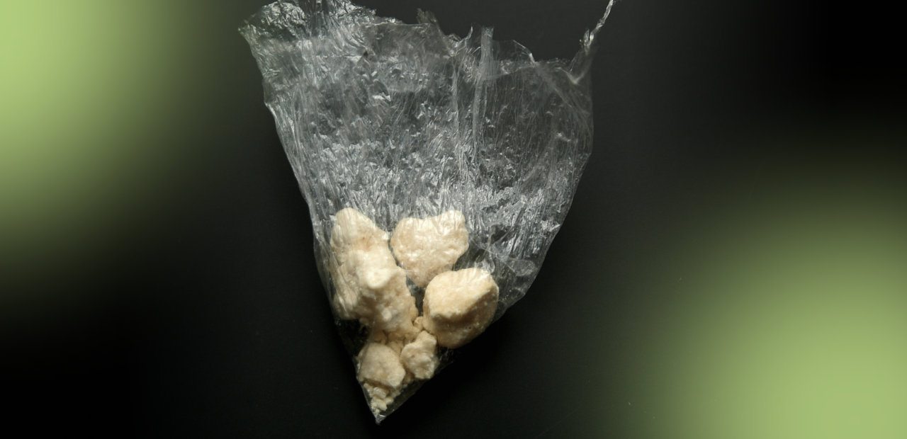 Bolletjes crack in een plastic zakje