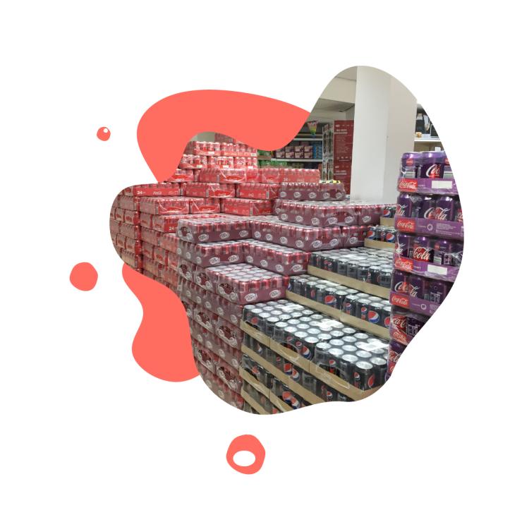 Schappen vol frisdrank Schappen vol frisdrank