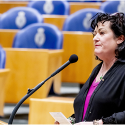 Caroline van der Plas