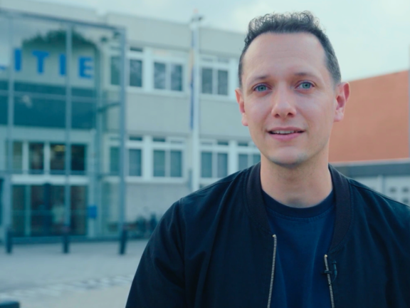 YouTube politietekorten teaser en home-header.png