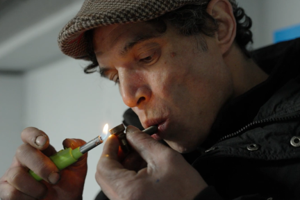 In deze Rotterdamse parkeergarage wordt crack gerookt