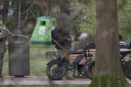 In het Oosterpark in Amsterdam wordt regelmatig crack verhandeld en gebruikt