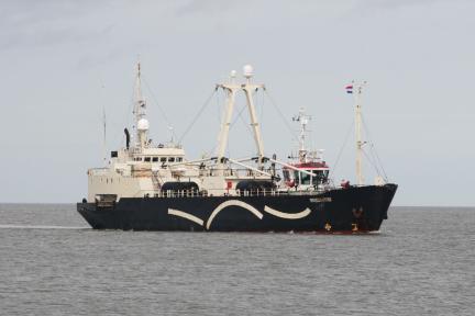 Norebo schip vaart Eemshaven binnen