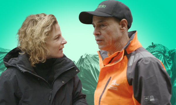 Afbeelding met daarop Roos Abelman en een vuilnismedewerker