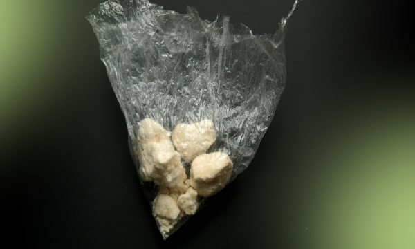 Bolletjes crack in een plastic zakje