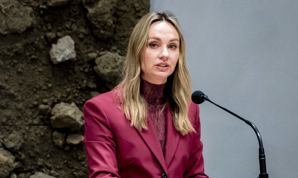 Afbeelding met daarop D66-politicus Rooderkerk