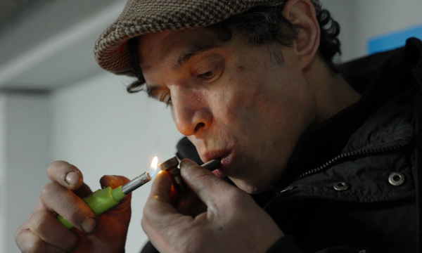 In deze Rotterdamse parkeergarage wordt crack gerookt