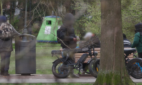 In het Oosterpark in Amsterdam wordt regelmatig crack verhandeld en gebruikt