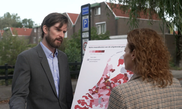 De grens tussen gemeente Ouderamstel en Diemen, huizen staan er op 40 meter afstand