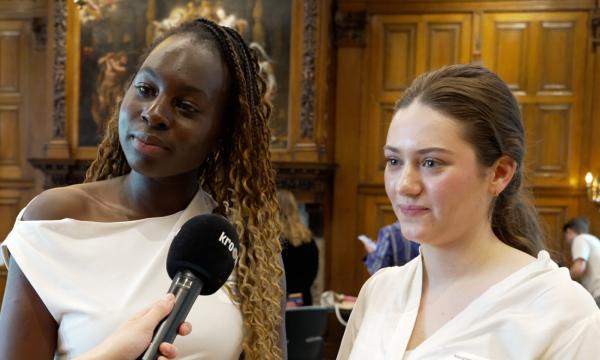 Groningse jongeren en jongerenorganisaties vertellen ons hoe het ervoor staat met het vertrouwen van jongeren in de politiek. 